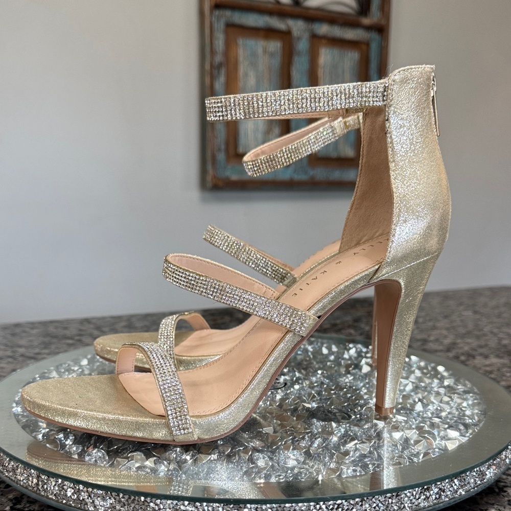 Kelly & Katie Shimmering Gold Heels NWOT 10